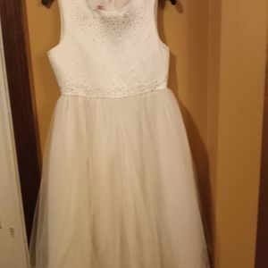 Muneca white dress  for girls size 7